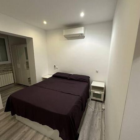 Cozy 1-Bedroom Apartment Мадрид Екстер'єр фото