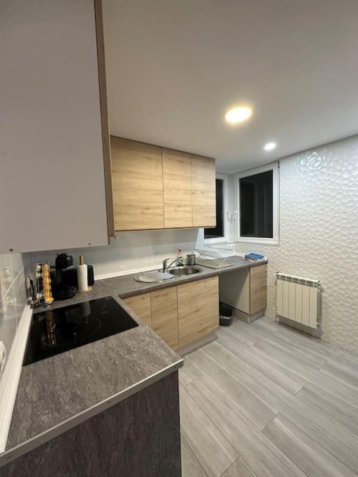 Cozy 1-Bedroom Apartment Мадрид Екстер'єр фото