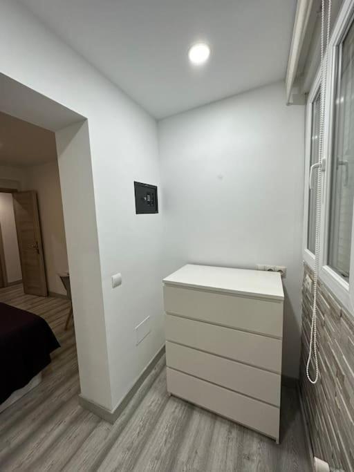 Cozy 1-Bedroom Apartment Мадрид Екстер'єр фото